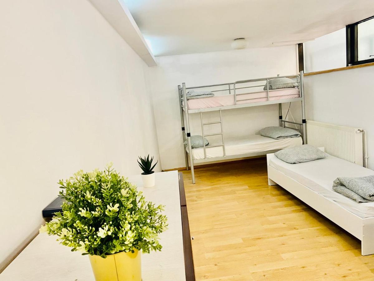A.G Romana Hostel Bucharest Exterior photo
